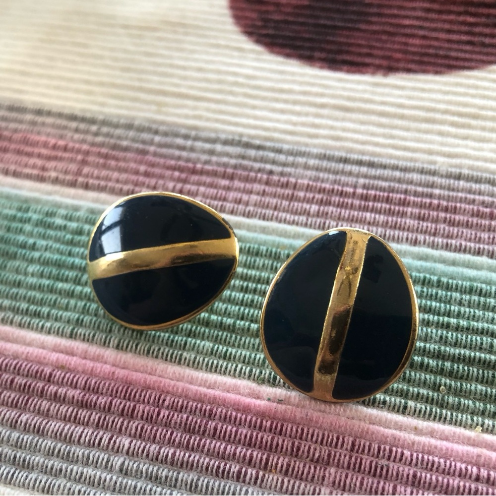 💙VINTAGE navy blue and gold post earrings 🌎